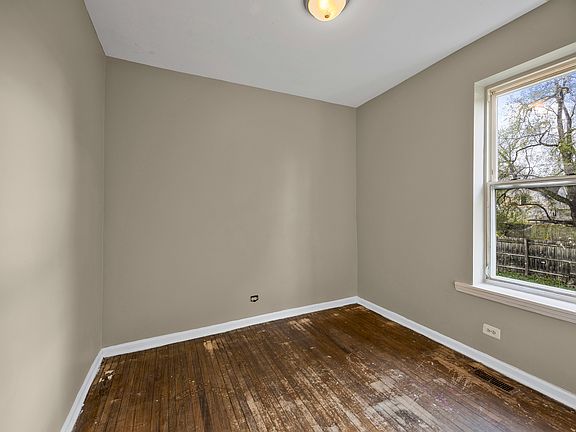 5th image of 35 W 109th St