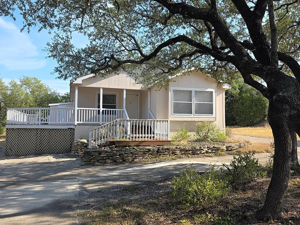 1467 Live Oak Dr