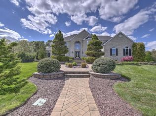 312 Valley View Cir, Freehold, NJ 07728