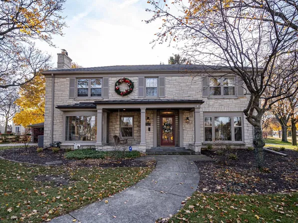 7425 Grand PARKWAY, Wauwatosa, WI 53213