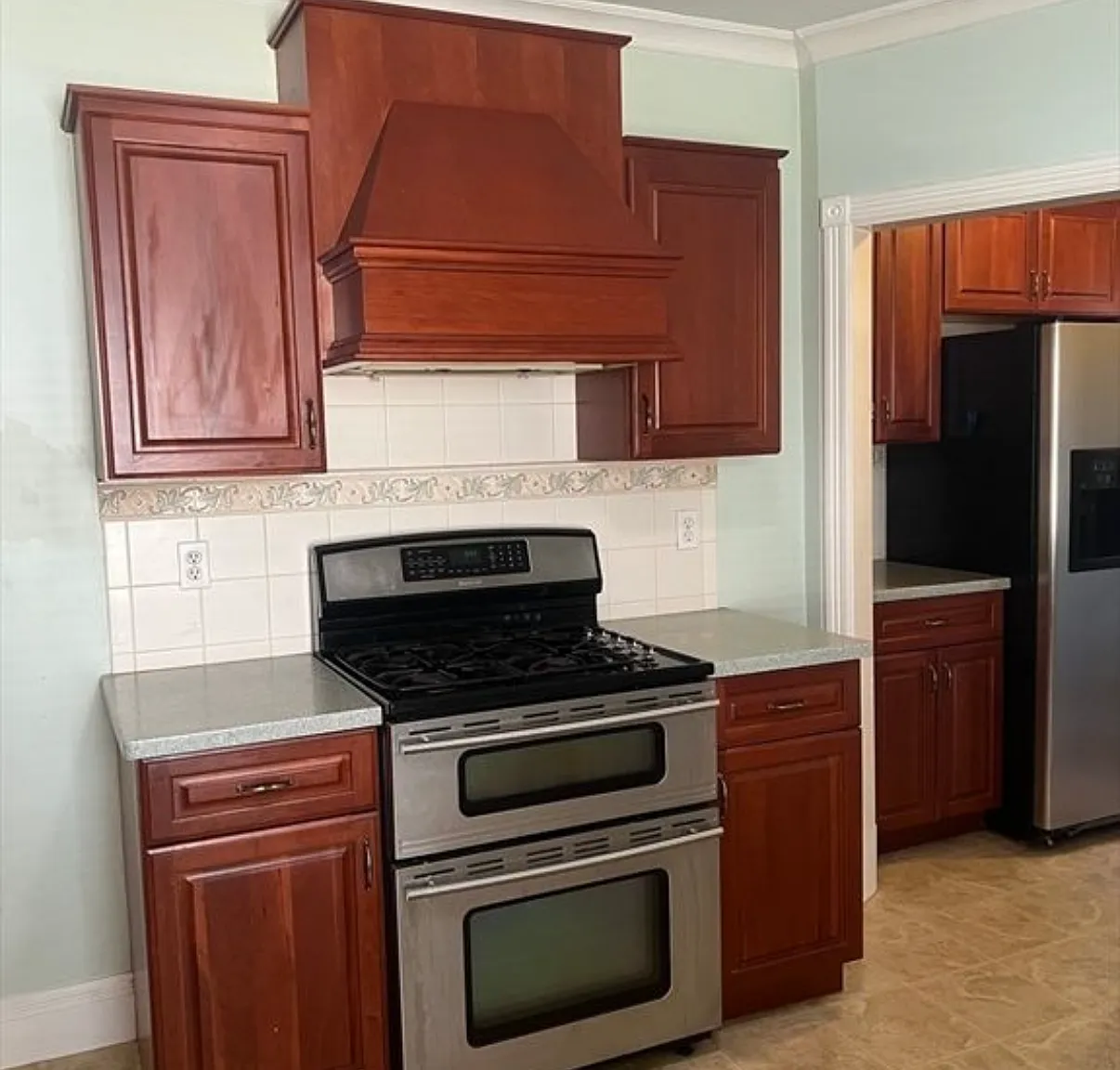 3 bed, 1200 sqft, $1,895 — Photo 4