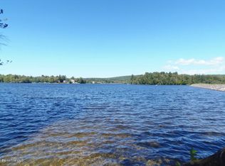 39 Ashmere Dr, Hinsdale, MA 01235