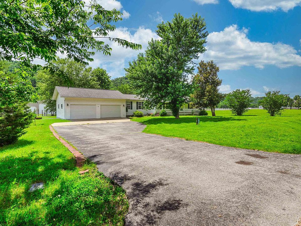 1st image of 1035 Riverview Dr