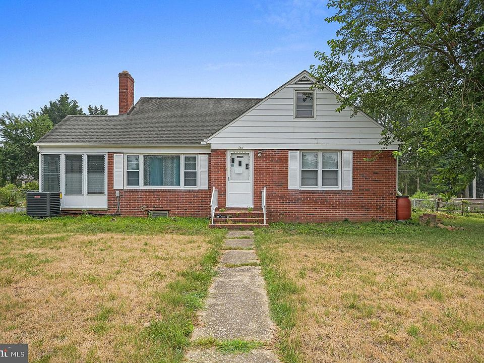 1st image of 766 S Halsey Rd