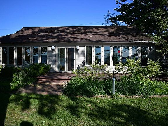 4th image of 151 Burtis Point Rd