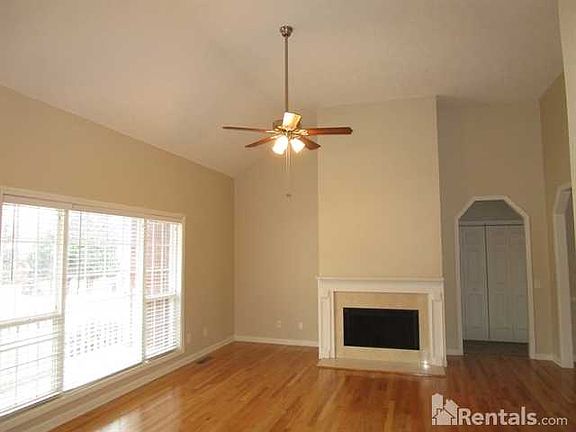 2nd image of 2442 Wilshire Way