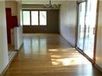 4th image of 8706 Oakmont Ct