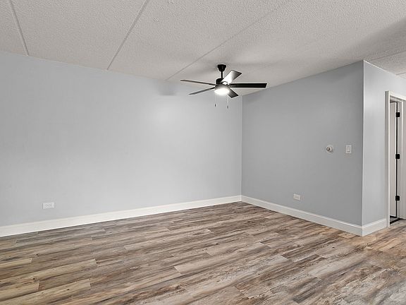 5th image of 586 Fairway View Dr APT 1B