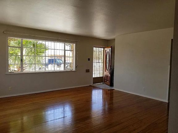 4th image of 3215 Nashville Ave