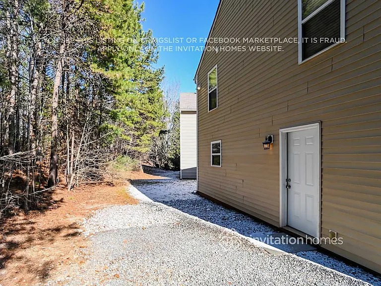 1905 Dunsmore Ln — Photo 14