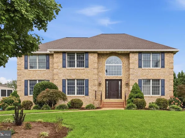 19211 Olde Waterford Rd, Hagerstown, MD 21742