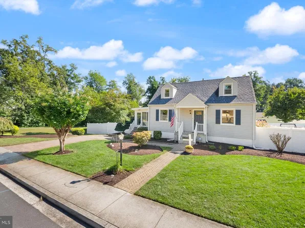 4019 Poplar St, Fairfax, VA 22030
