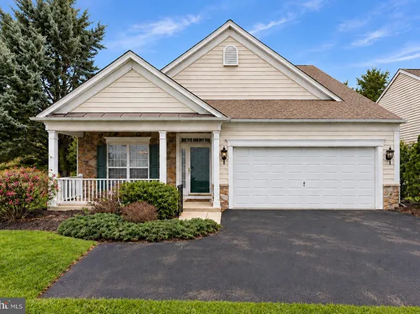 108 Petunia Dr, Kennett Square, PA 19348