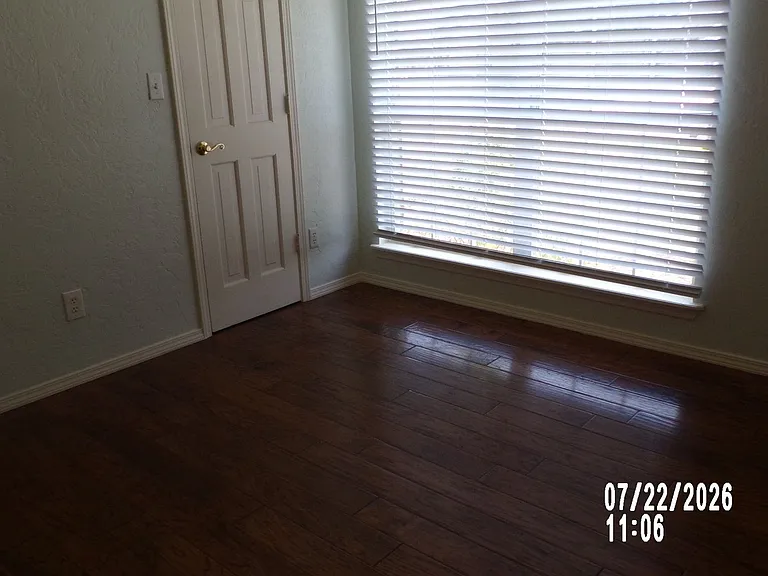 802 NW Seaton Pl — Photo 25