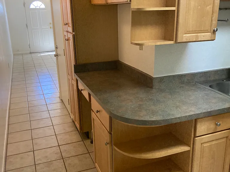 1713 E Arrowhead Ave #A — Photo 7