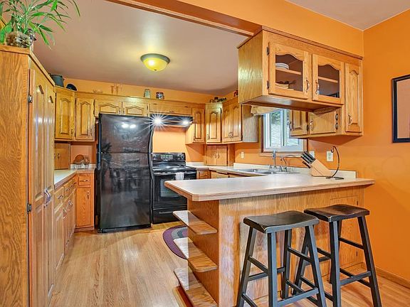 3rd image of 1066 Bear Cir NE