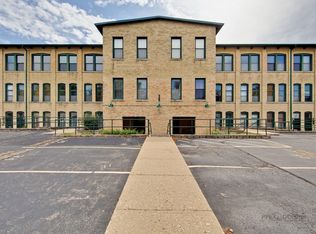 636 Congdon Ave, Elgin, IL 60120