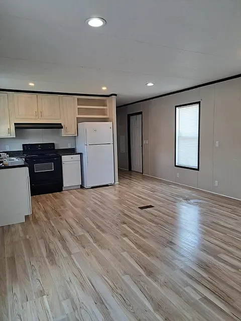 2 bed, $850 — Photo 1