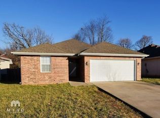 1116 S Saratoga Ave, Springfield, MO 65804