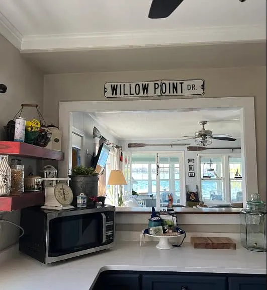 2821 Alpine Ln — Photo 2