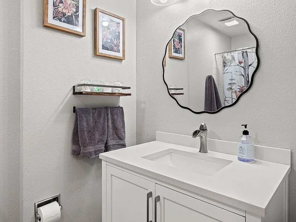 40471 Rome Beauty Way