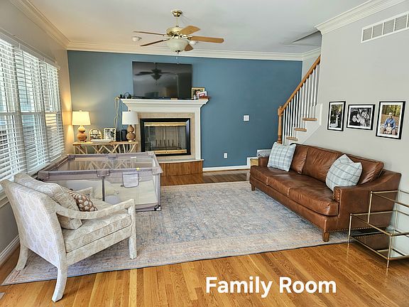3rd image of 4877 Keats Grove Ln