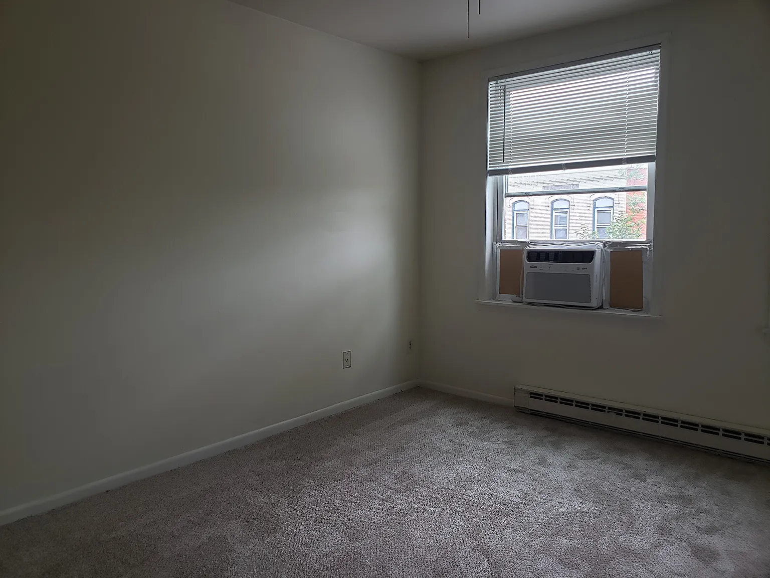 2 bed, 700 sqft, $995 — Photo 4