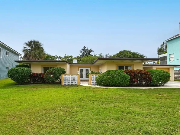 480 ISLAND CIRCLE, SARASOTA, FL 34242