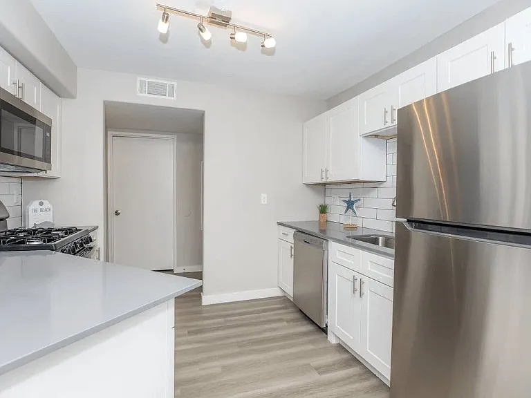 Spin Apartments — Photo 10