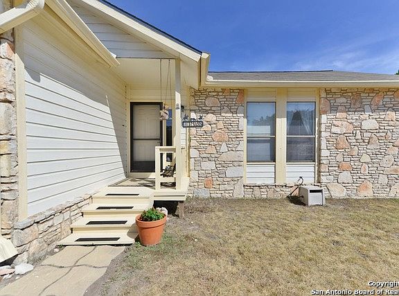 2nd image of 141 Sun Haven Dr S