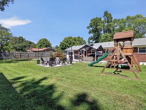 4th image of 1311 Trinity Dr
