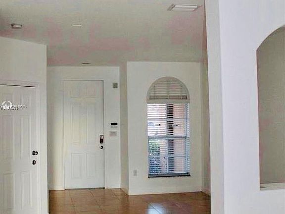5th image of 1012 NW 102nd Pl #0
