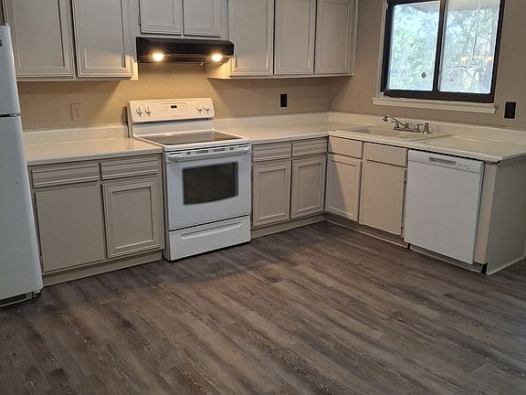 5th image of 501 Wisconsin St NE APT 2A