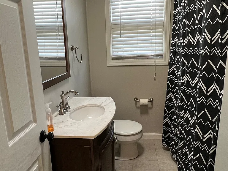 445 W Hewitt Ave — Photo 10