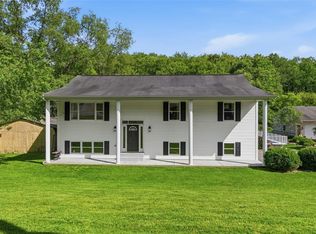 304 May Ln, Evans City, PA 16033
