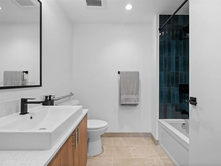 650 SW 1st St #305 — Photo 18