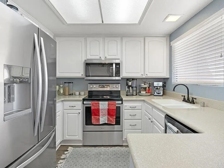 42140 Lyndie Ln #16 — Photo 3