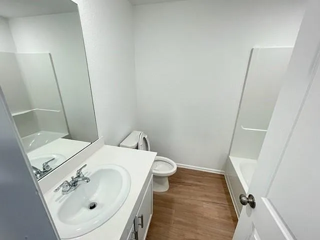 1806 Champions Dr — Photo 14