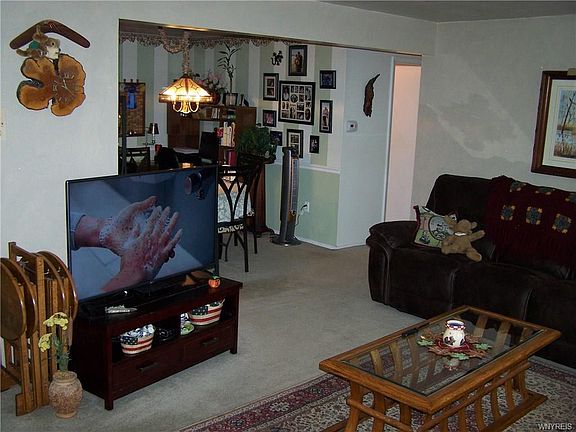 5th image of 20 Carriage Dr APT 7