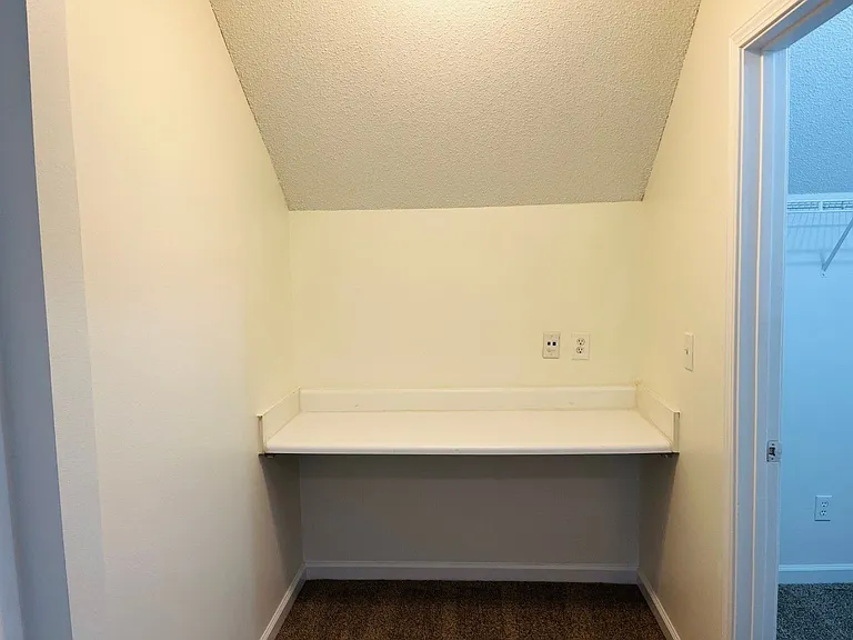 4037 Ravenwood Ct — Photo 19