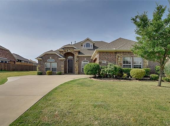 2nd image of 8725 Hornbeam Dr