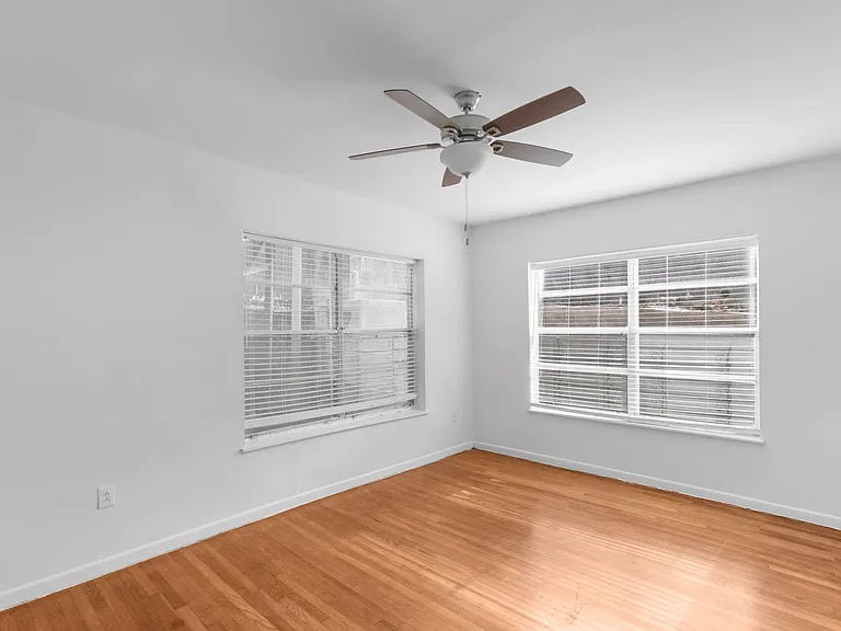 Oakmont Apartments — Photo 13