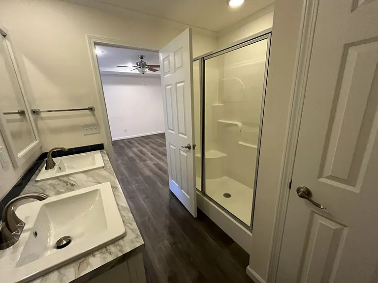 10 Coachlight Ct #63 — Photo 16