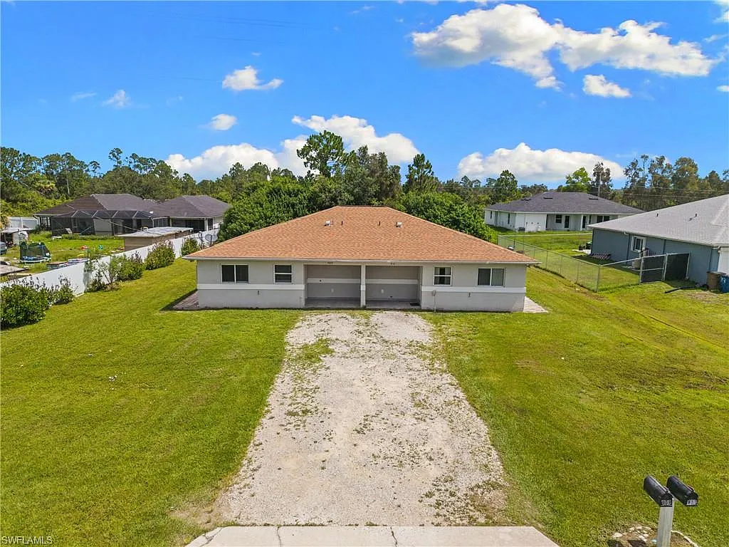 3 bed, 2.0 bath, 2166 sqft, $1,800 — Photo 1