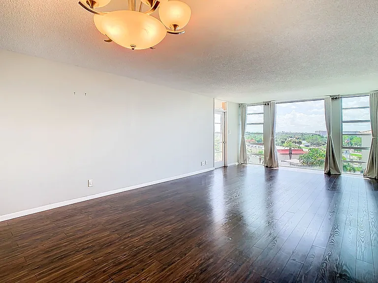 7400 Sun Island Dr #503 — Photo 24