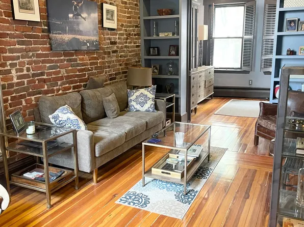 33 Myrtle St APT 2, Boston, MA 02114