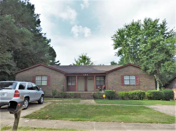 103 Skyhaven Dr, Jackson, TN 38305