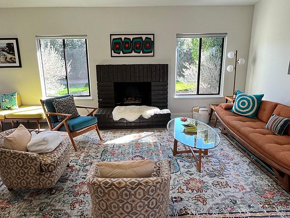4th image of 1329 E Caleta Way