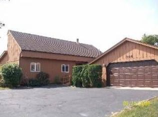 366 Riveredge Dr, Romeoville, IL 60446