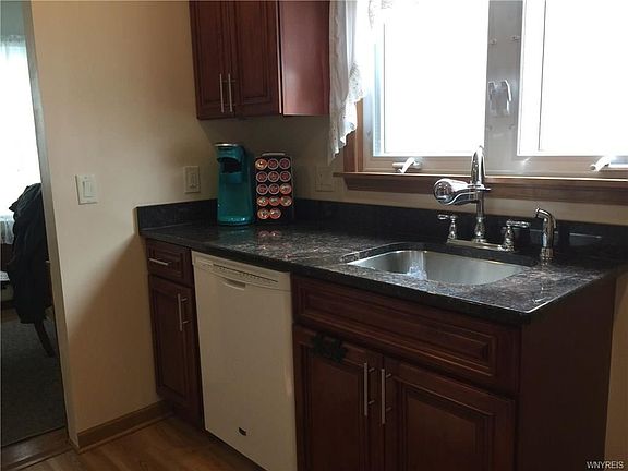4th image of 464 Victoria Blvd